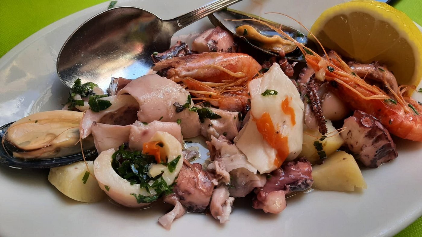 Trattoria da serafino cagliari, gustoso piatto di mare