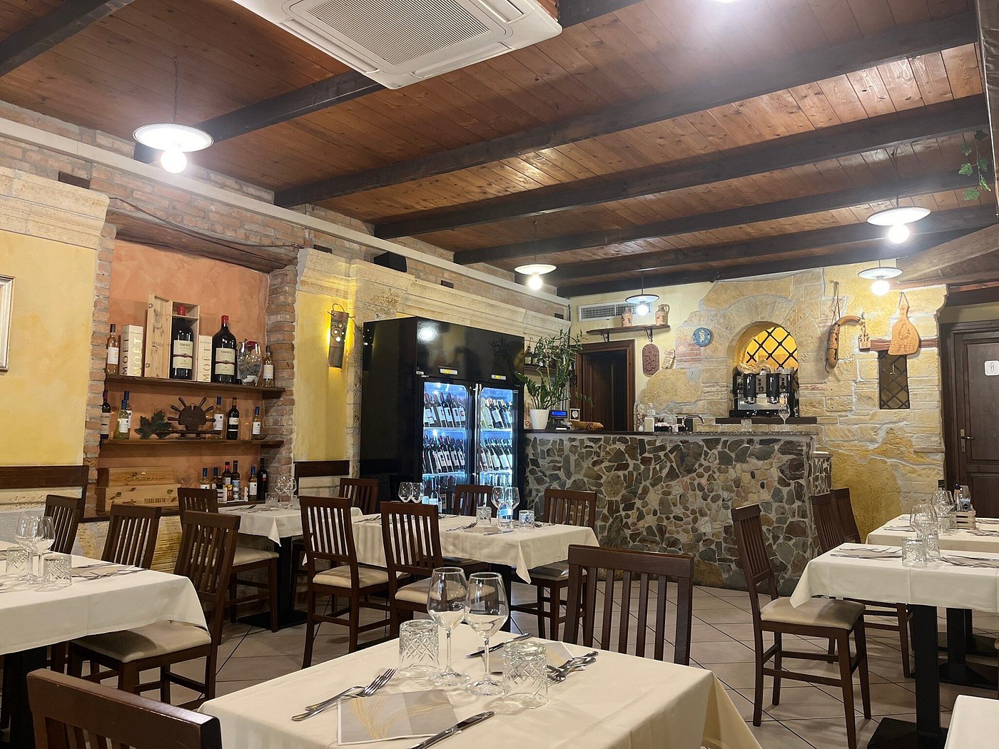 sardegna85 ristorante cagliari interni